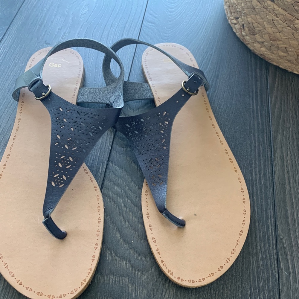Sandals - Picture 2 of 4